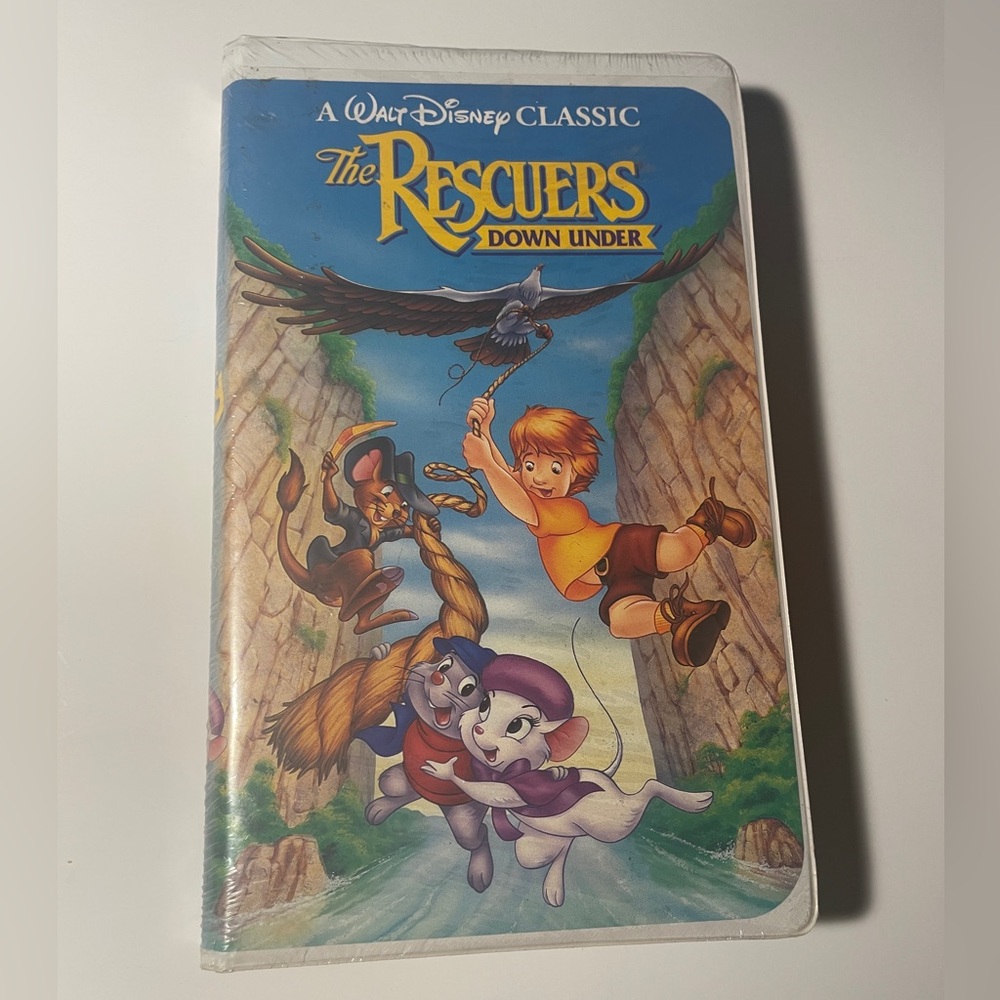 The Rescuers Down Under VHS New Sealed Disney Classics Black Diamond Film Movie